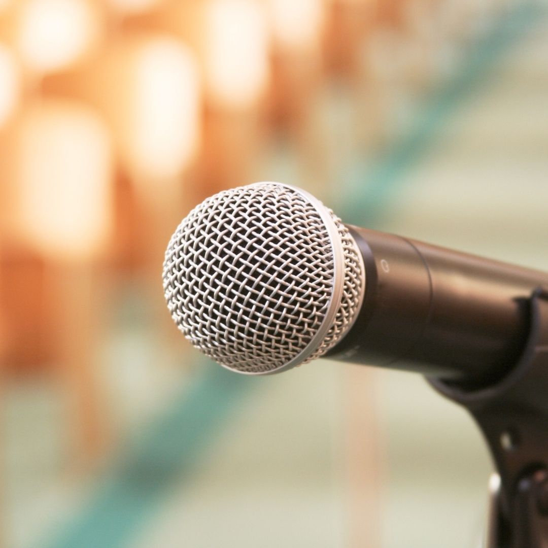 Ein Mikrofon für Trauredner, die auch singen.